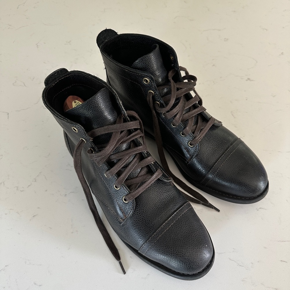 Allen Edmonds Promontory Point Pebbled Black Boots - Picture 3 of 8